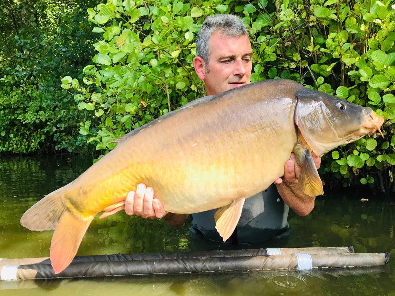 private carp fishing lakes in France