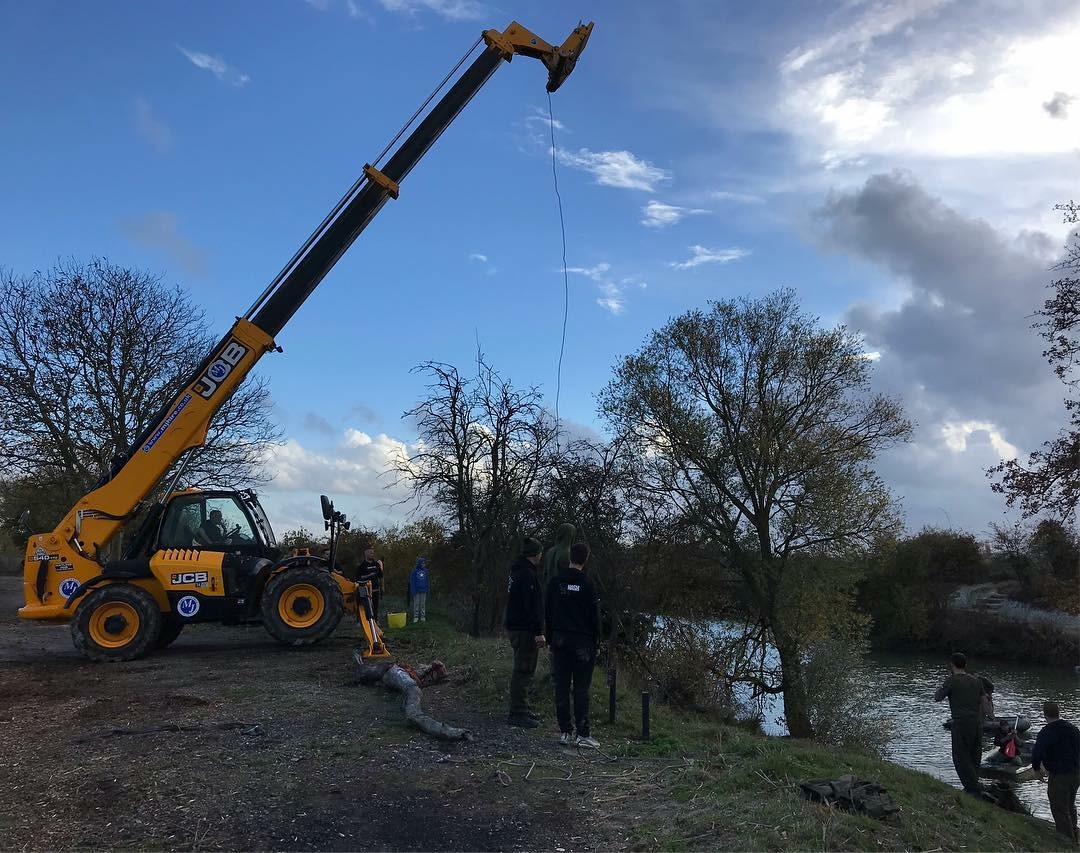 Snag removal at Nash Lakes Royston