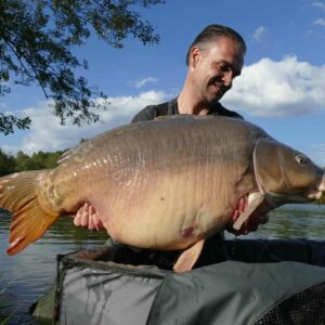 Big Carp Fishing Holidays with Accommodation in France.