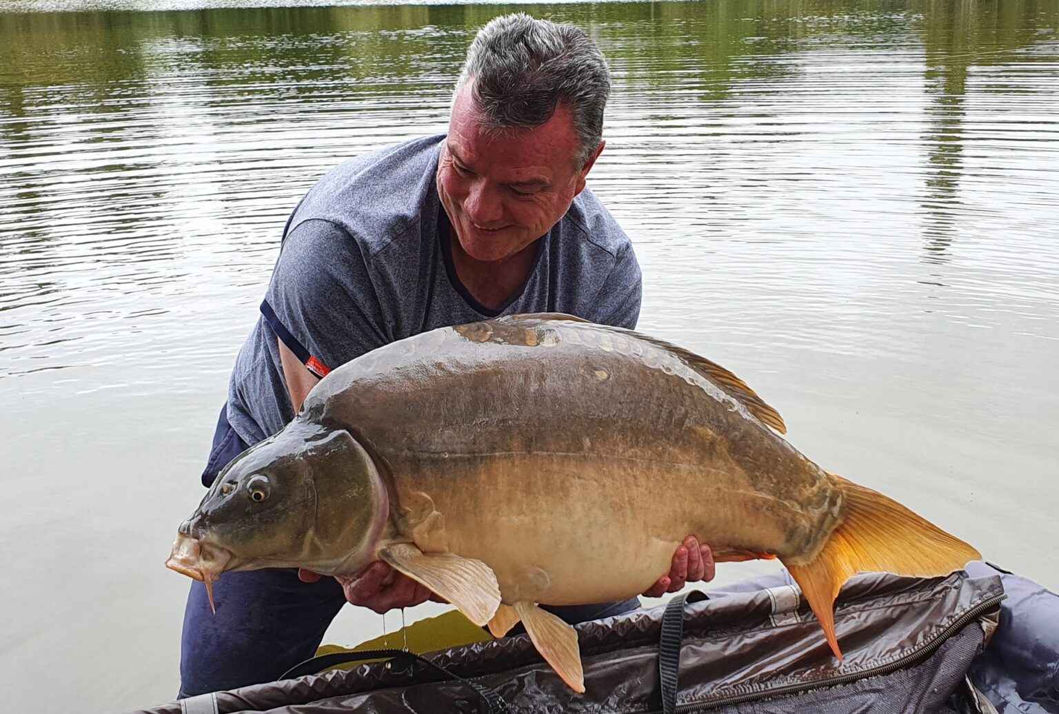 Carp Fishing Holidays in France with Accommodation and Swimming Pool.